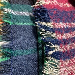 Set of 2 square scarves